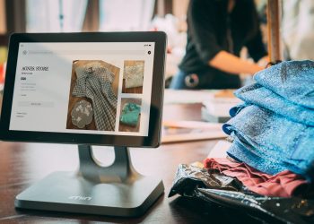 Loyalty Program Integration into Ecommerce Merchandising